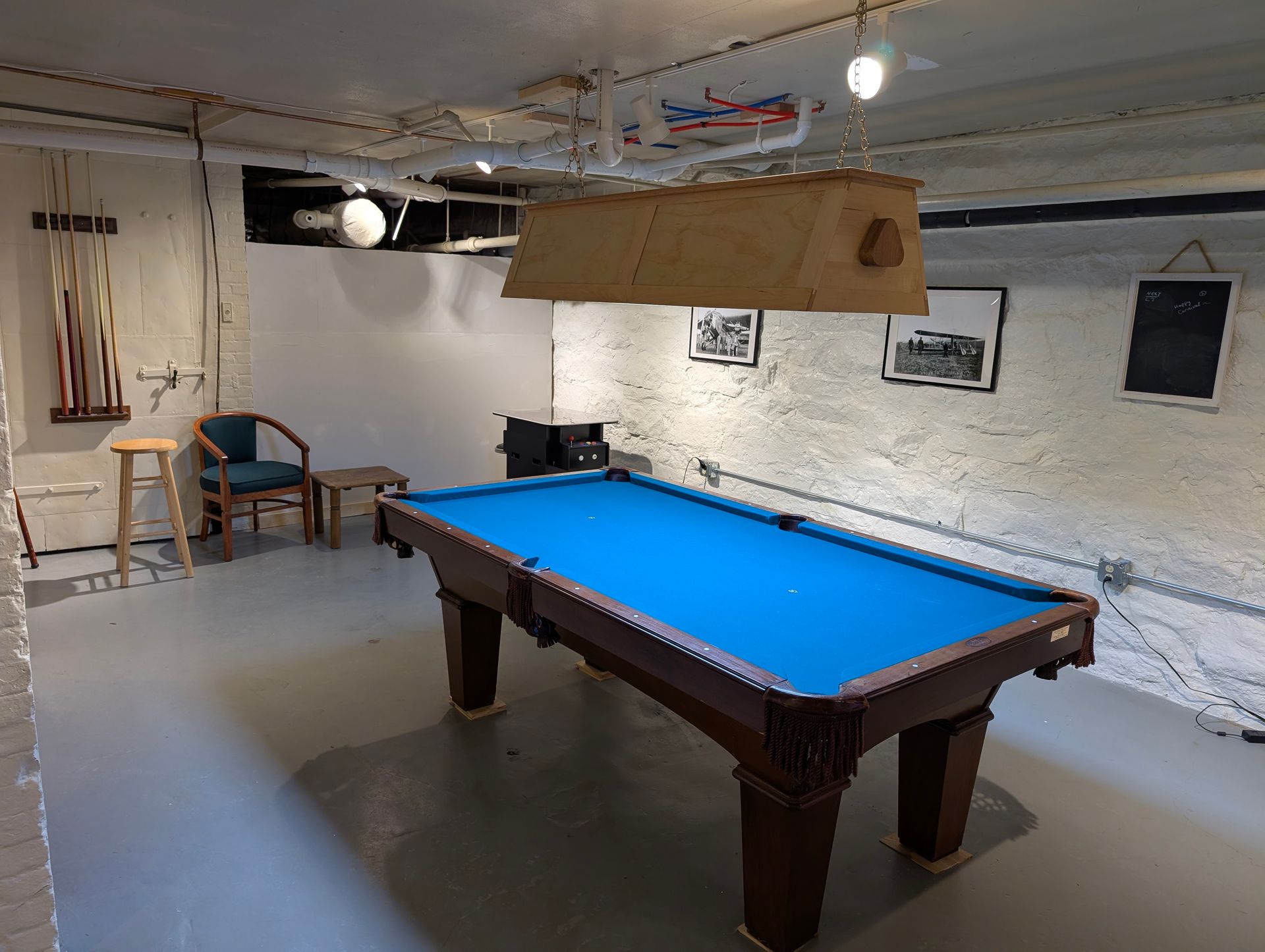 Pool table