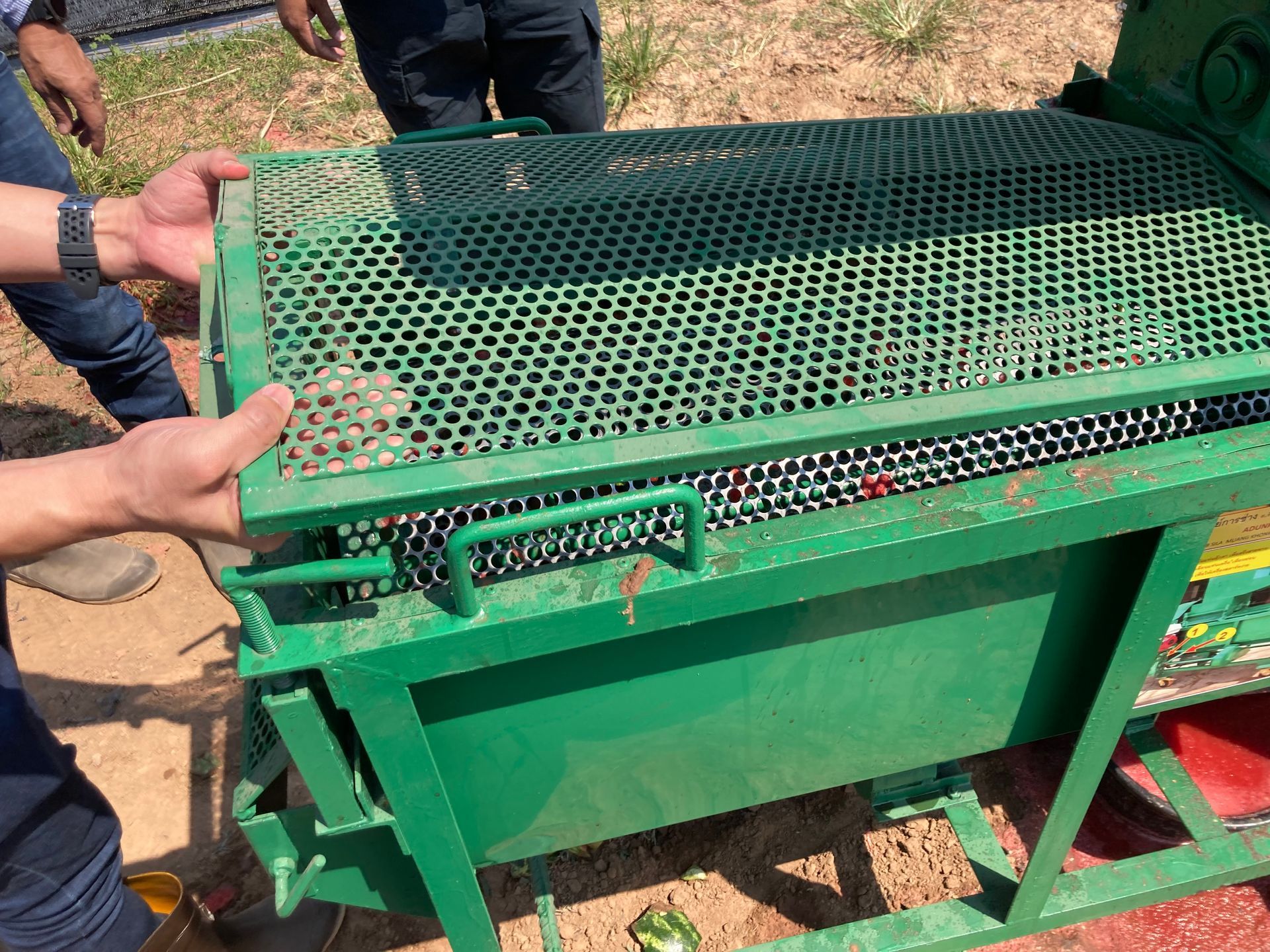 Watermelon Seed Harvester, seed extraction, wet seed harvester, wet seed thresher