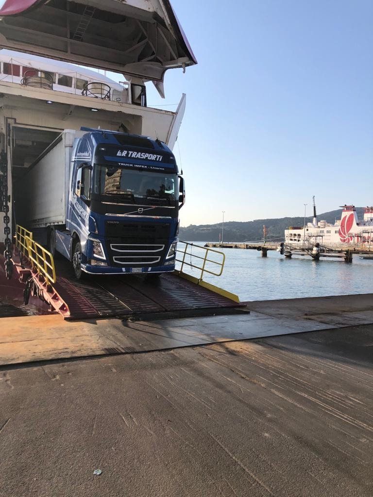 Furgone trasporto marittimo