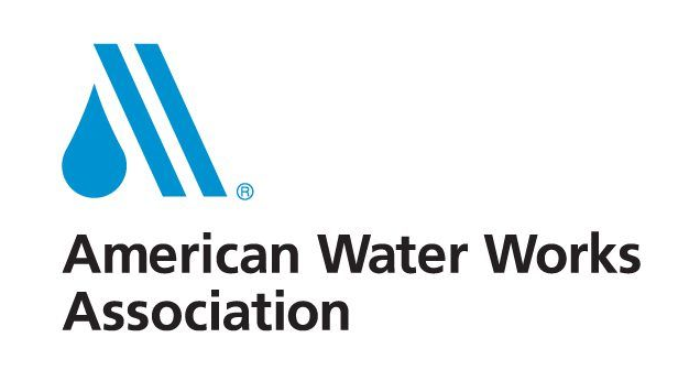 Logo bleu représentant la lettre A stylisée avec une goutte d'eau, suivi du texte « American Water Works Association ».