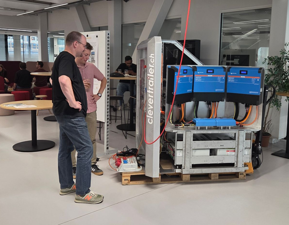 Mobiler und Modularer Outdoor Energiespeicher