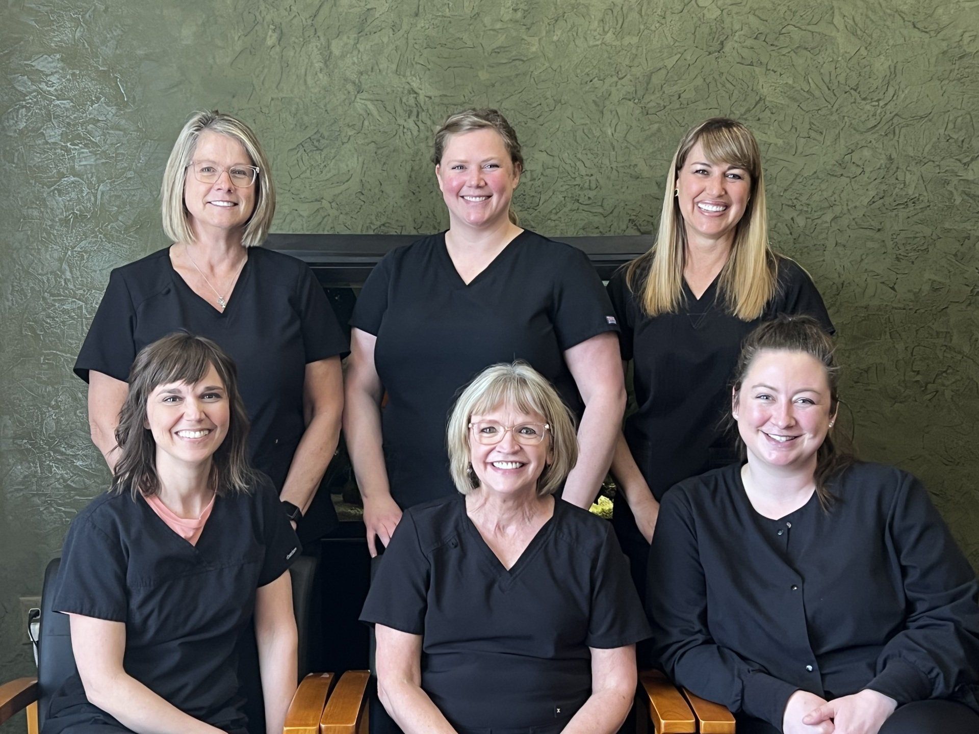 Gilroy Dental hygienist team | Find a trusted dentist near you in Overland Park 66221.
