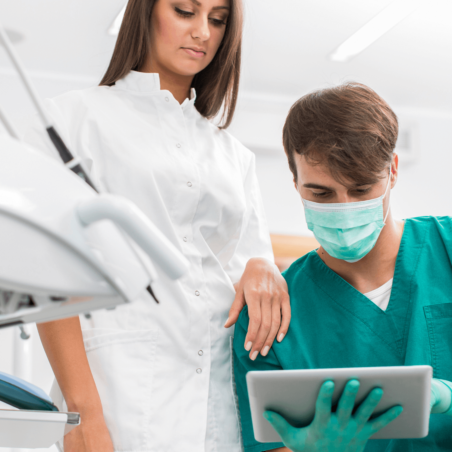 dentist wearing mask | Find a trusted dentist near you in Overland Park 66221.