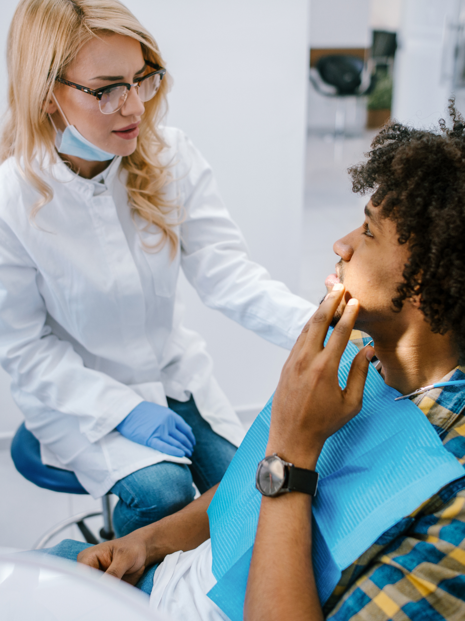 man in tooth pain | Quick and reliable same-day dentist services in Overland Park 66221.