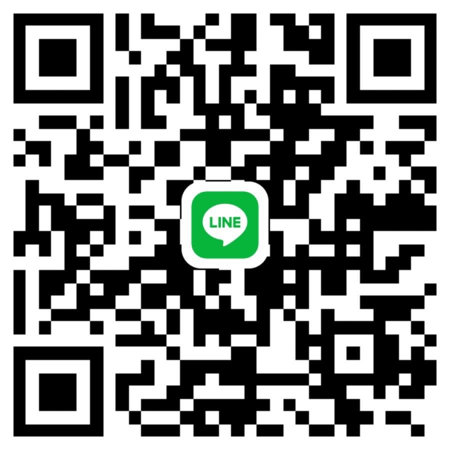 黑白二維碼,中心有綠色LINE標誌