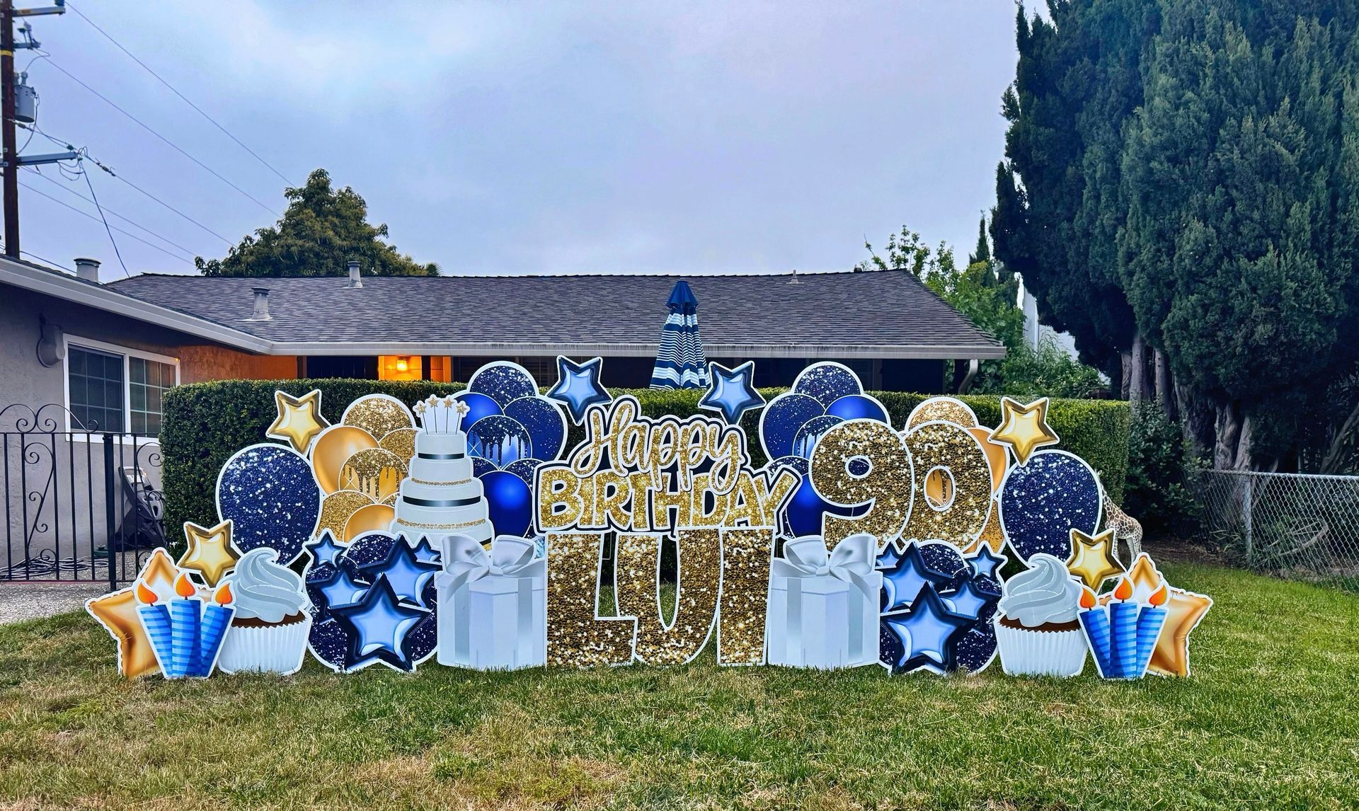Standard greeting package in navy blue and gold colors. 
