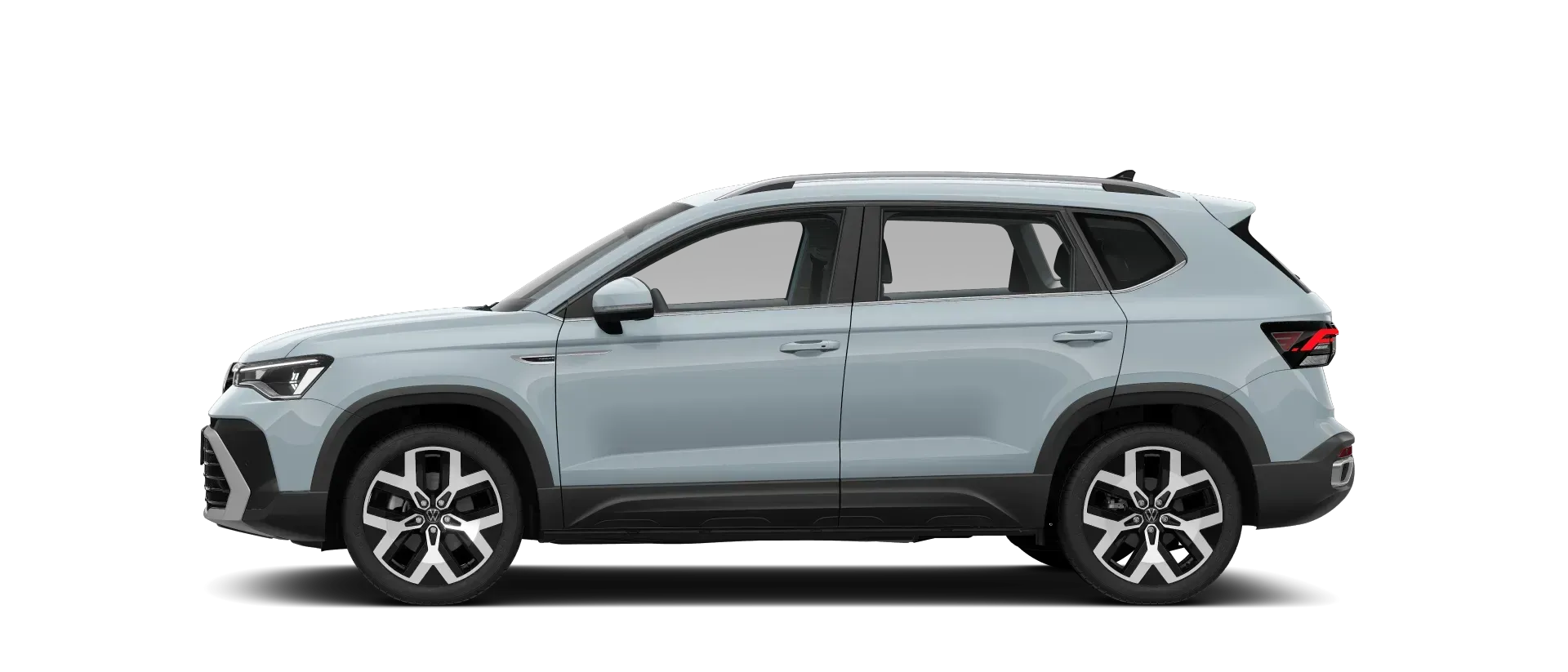 SUV compacto cinza visto de lado sobre um fundo branco.
