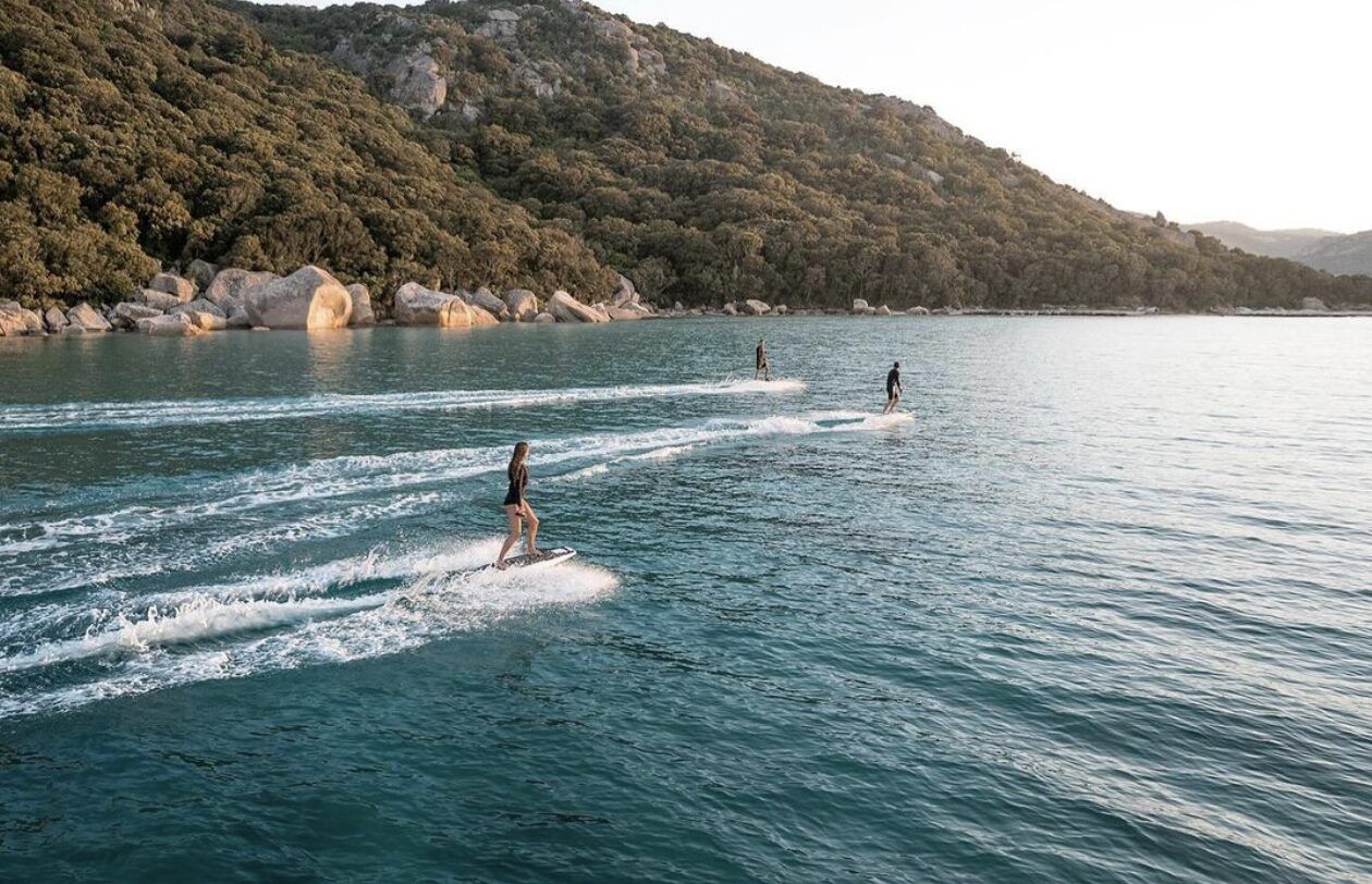 Bienvenue dans l’univers passionnant de l’eSurf, où la technologie rencontre les vagues !