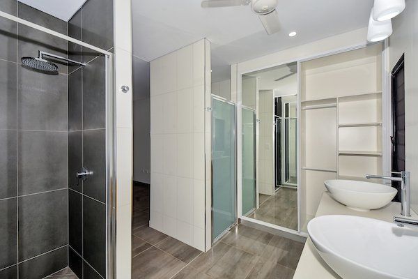 Bathroom design by Vanguard Homes