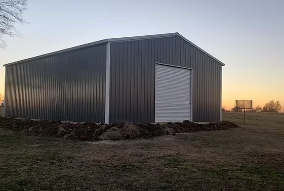 30x60x14 Vertical Roof Shop installed example from Maverick Manufactured Homes in Tyler TX