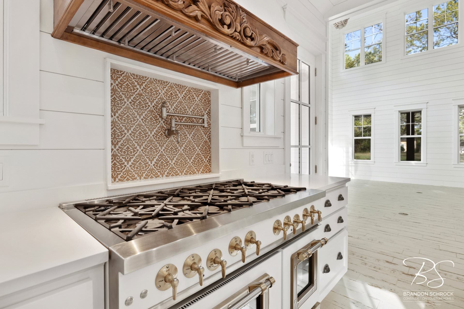 1920s farmhouse kitchen