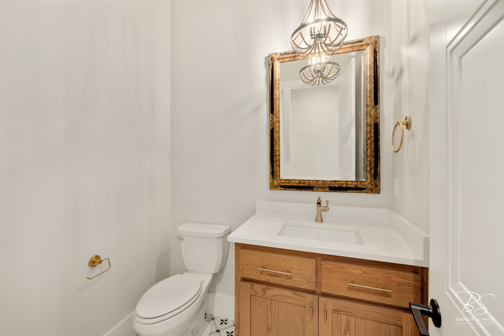 traditional craftsman bathroom