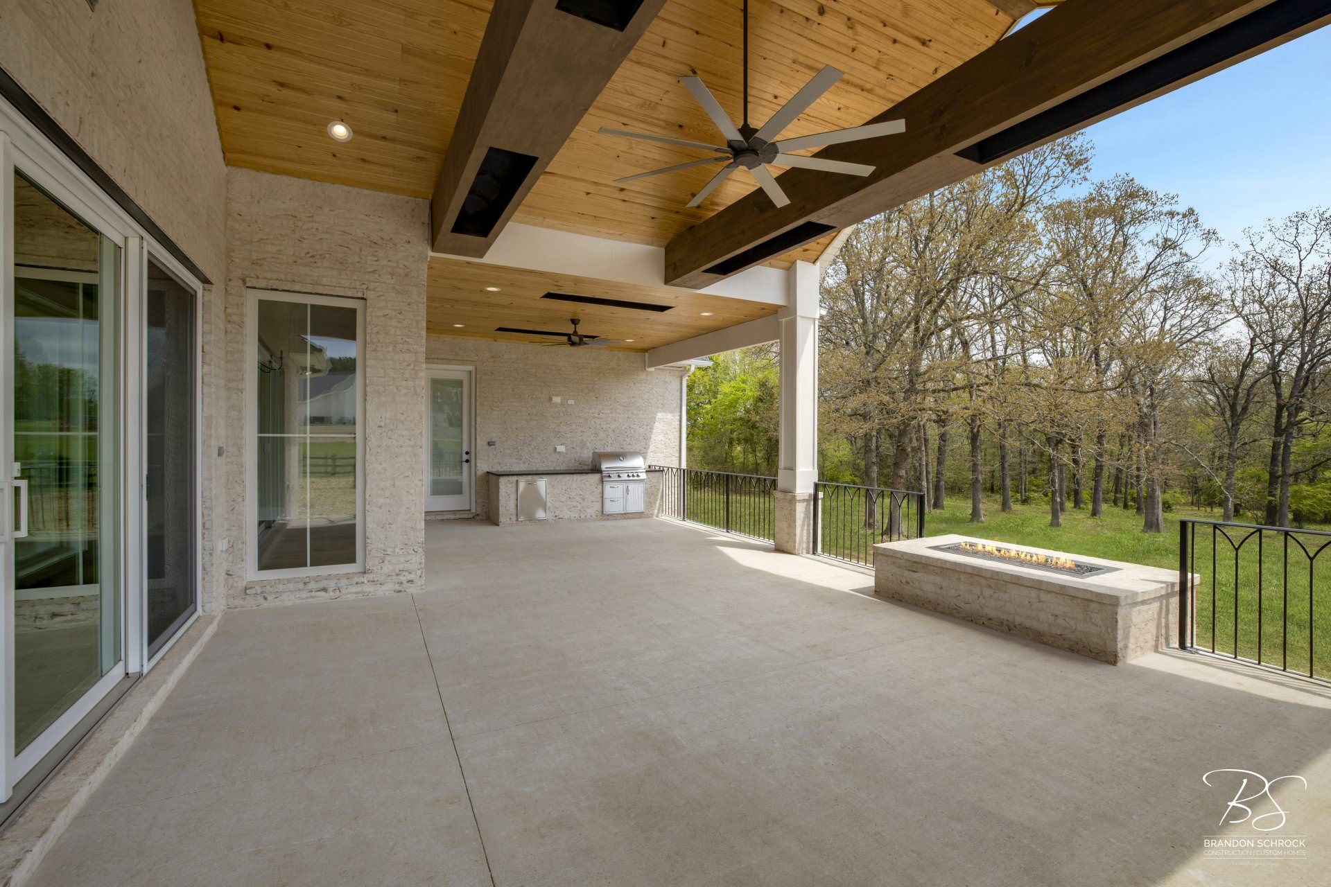 traditional craftsman patio