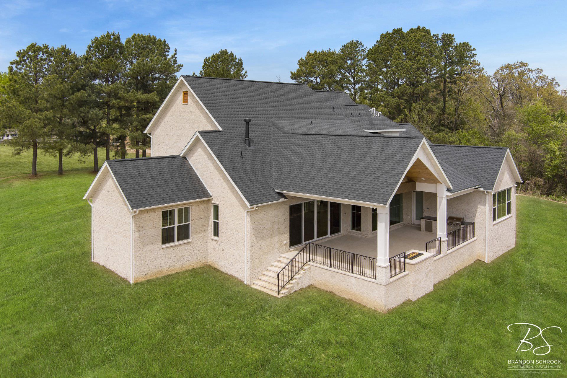 traditional craftsman home exterior
