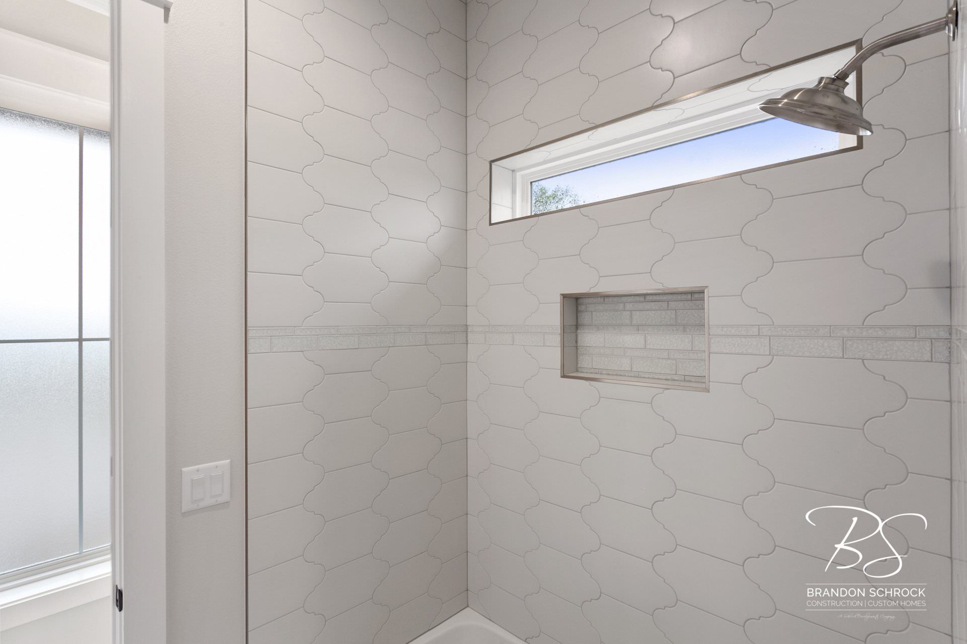 traditional modern farmhouse bathrom