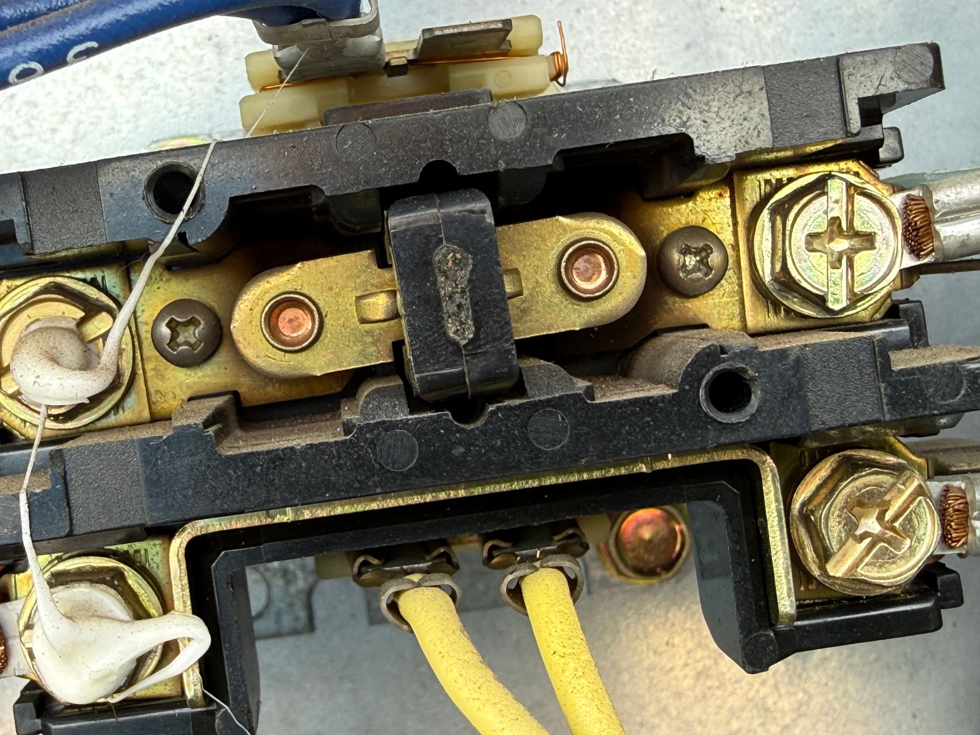 Worn contactor with pitted contacts