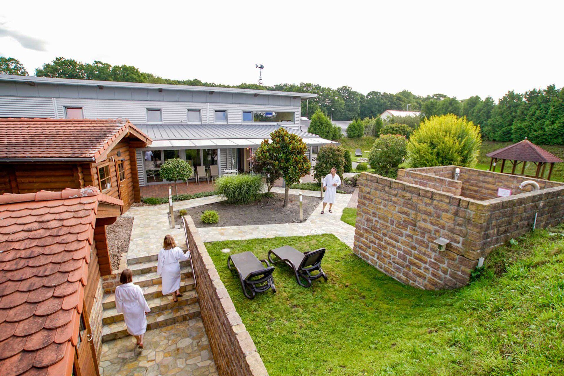 Außenbereich, Wellness-Oase Saterland, Saunalandschaft