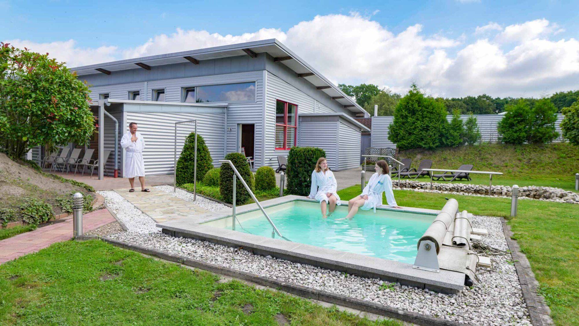 Tauchbecken, Kaltwasserbecken, Sauna, Entspannung, Gesundheit