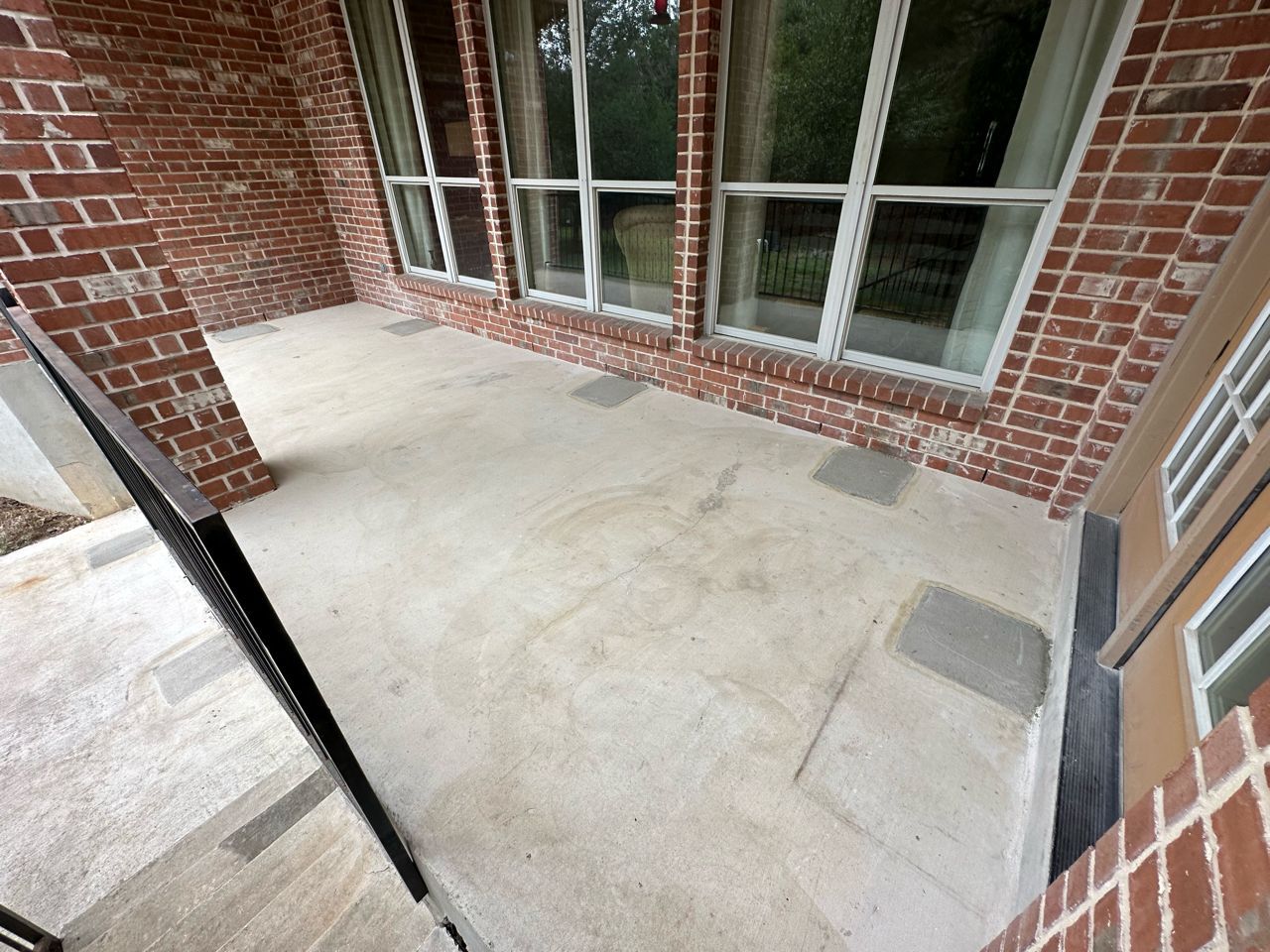 steel piers stabilize house