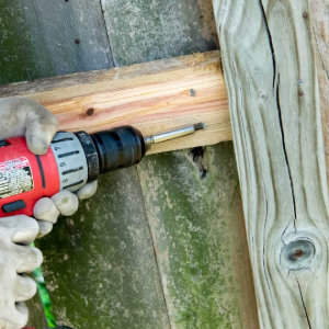 legrand-fence-contractors-megamenu-fence-repair-service-image