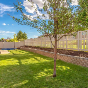 legrand-fence-contractors-megamenu-fence-installation-service-image