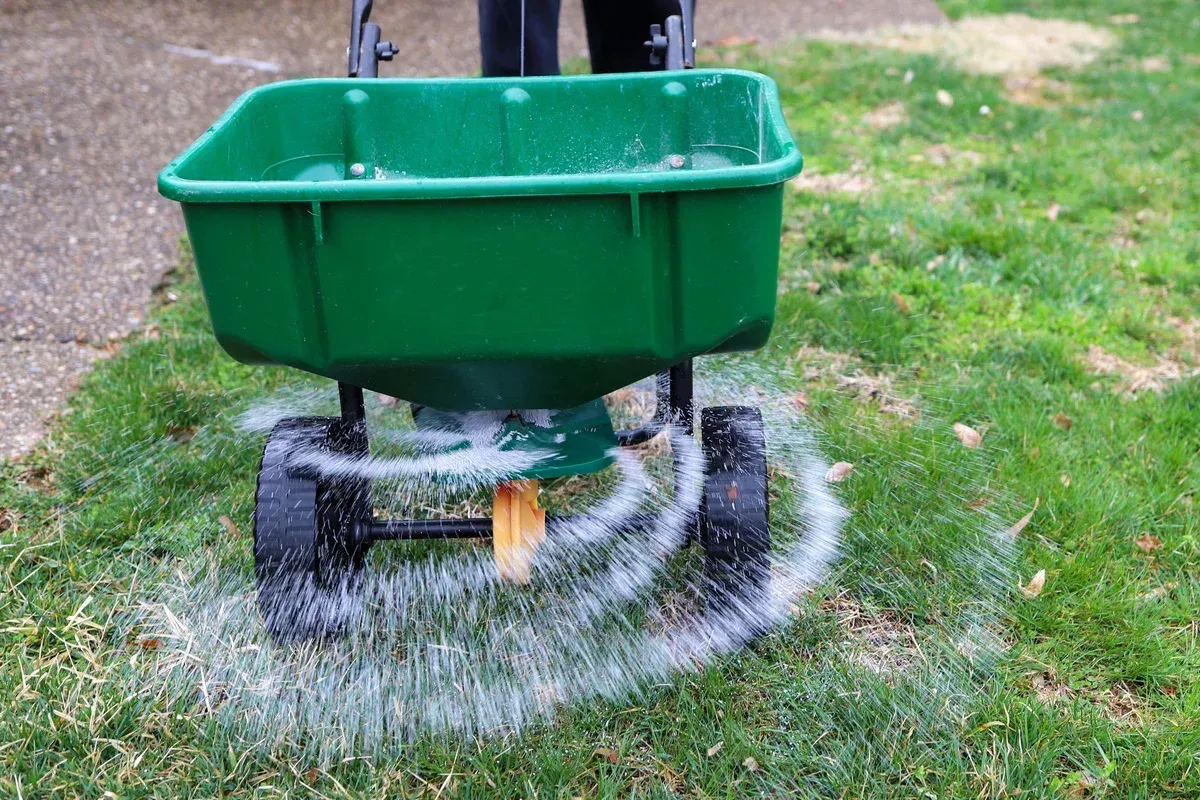 lawn care in siloam springs ar
