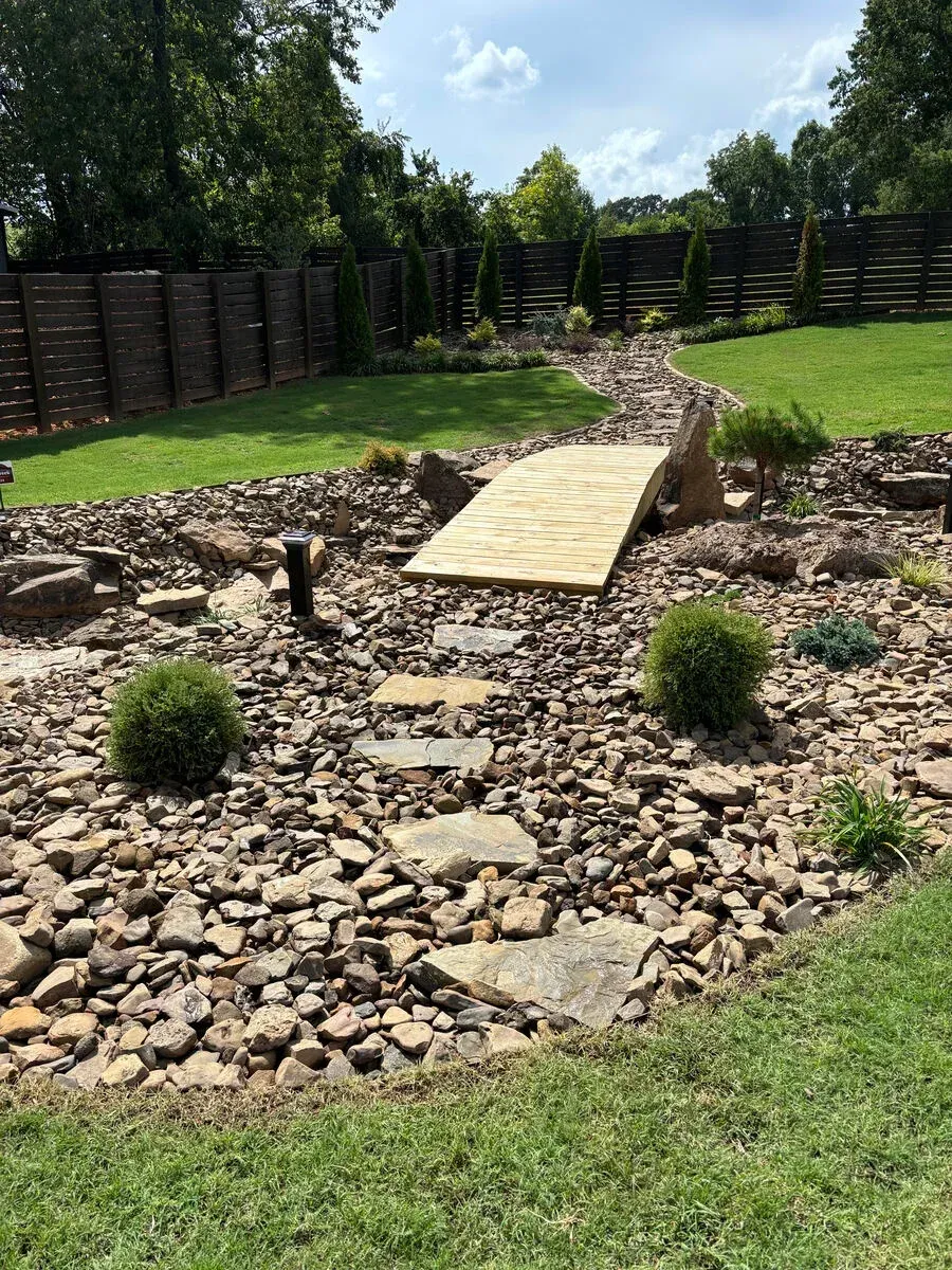 professional landscaper in cave springs ar