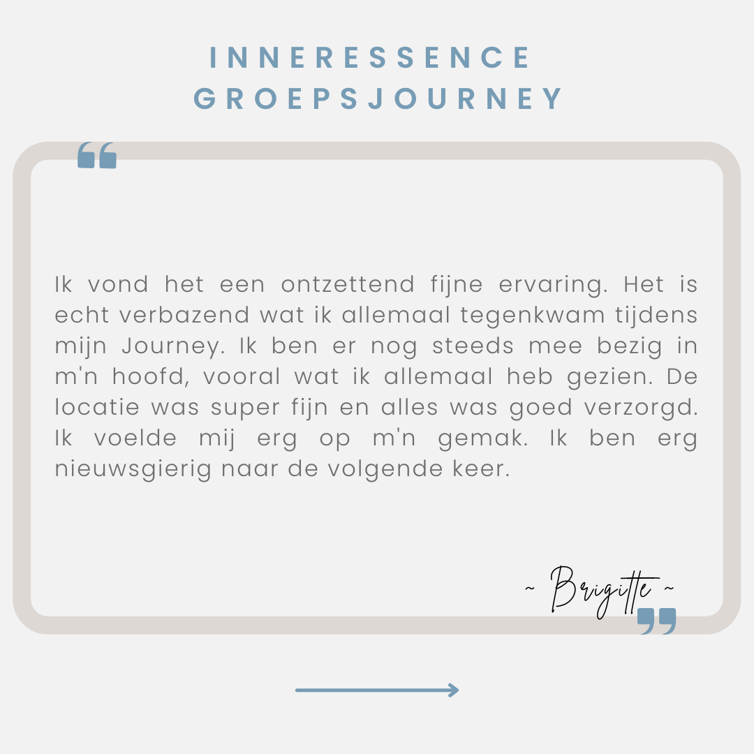 Nederlandse citaatkaart met lichtblauwe koptekst, beige rand en handgeschreven tekst op een witte achtergrond.