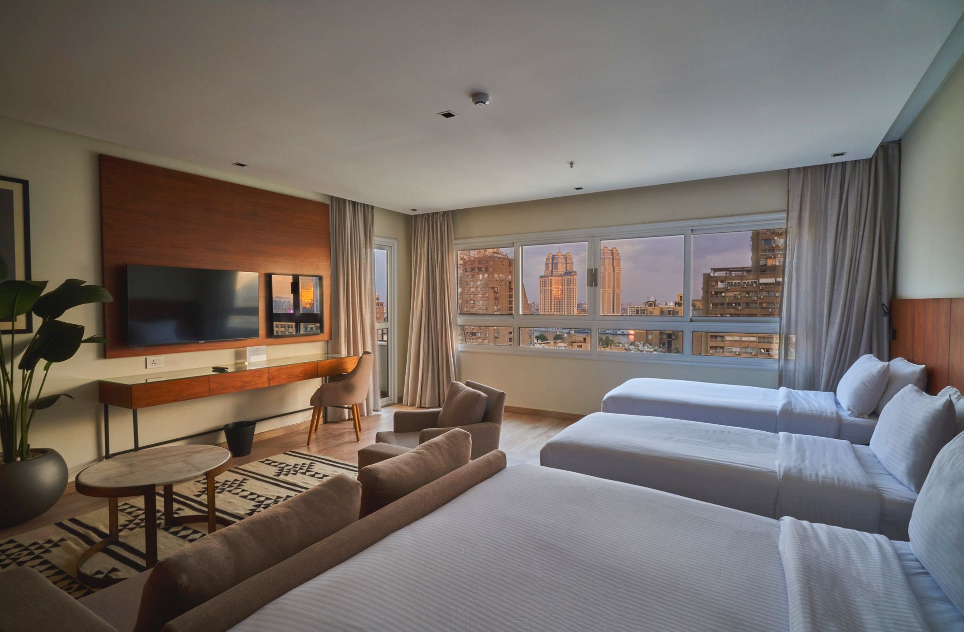 Deluxe Family Room