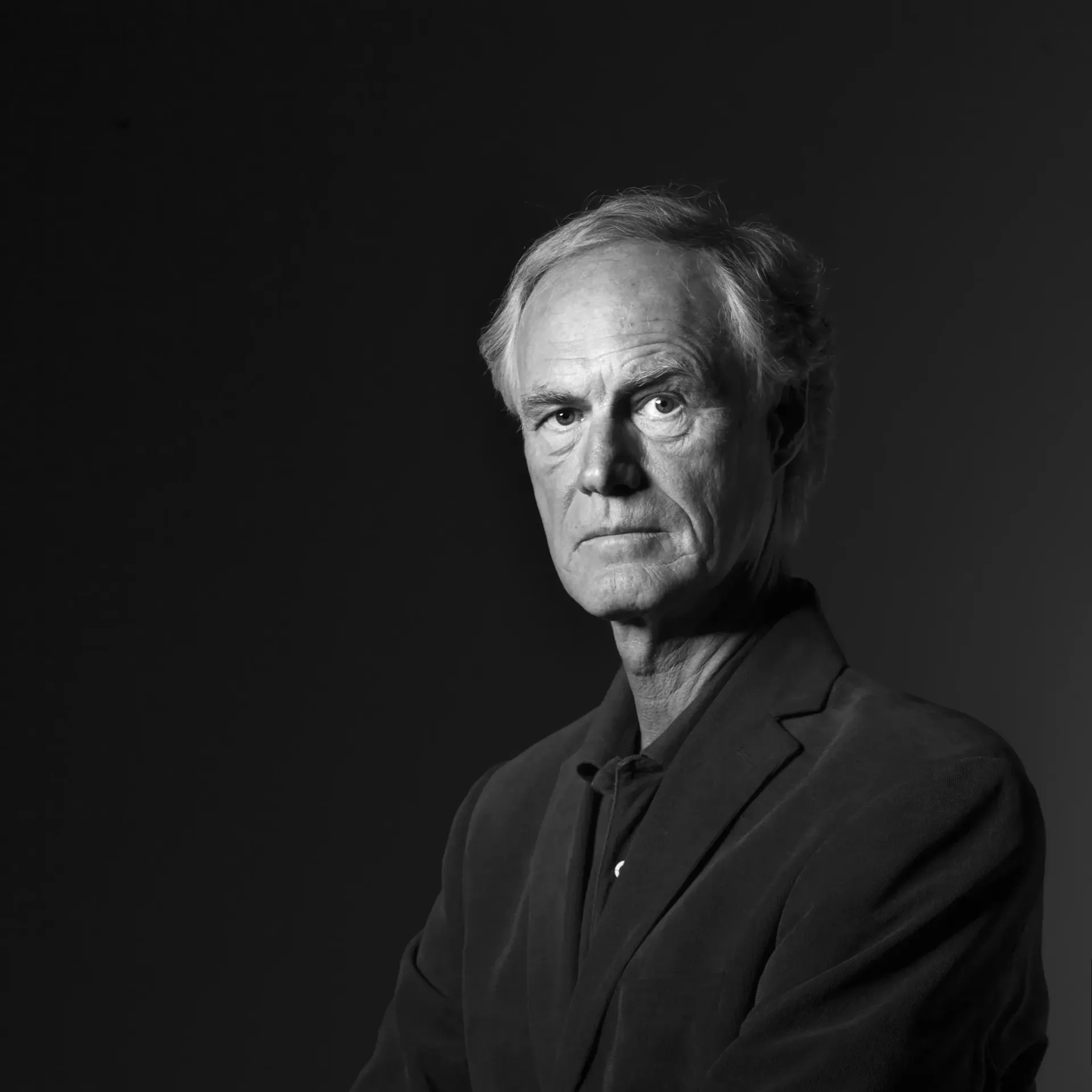 Met Roel Jansen ben ik gaan samenwerken toen hij passende locaties zocht voor de presentatie van zijn journalistieke publicatie Gokkers en Graaiers, in 2022 uitgegeven door Follow the Money. Hij gaf lezingen bij corporate bedrijven, Rotary- en Probusclubs, maar ook bij lokale boekhandels. Roel heeft eerder al eens een wandeling samengesteld langs belangrijke financieel historische plekken in Amsterdam.