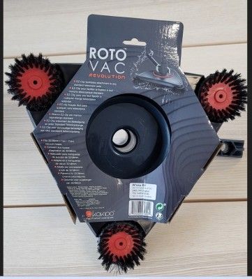 Kokido Revolution driehoekige bodemzuiger met roterende borstels en draaibare zuigmond
