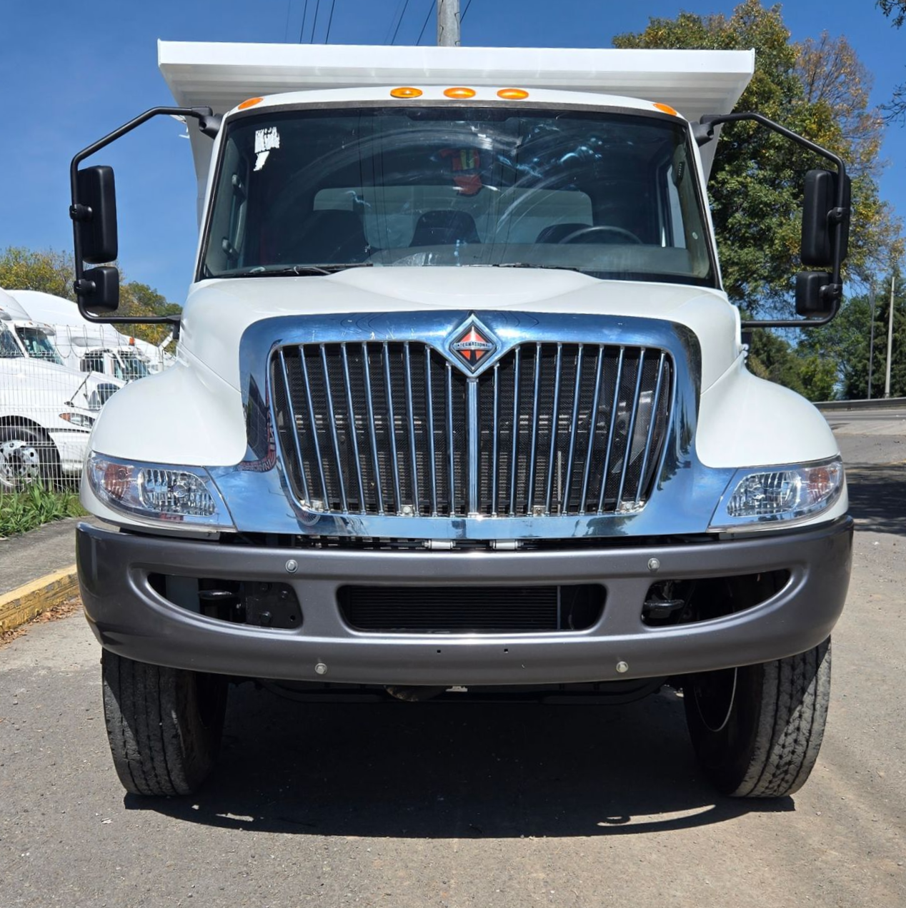 CAMION DE UN EJE SEMINUEVO DE 10 TONELADAS