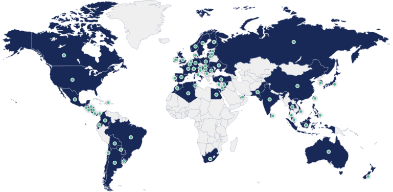 Um mapa do mundo azul e branco com pontos verdes