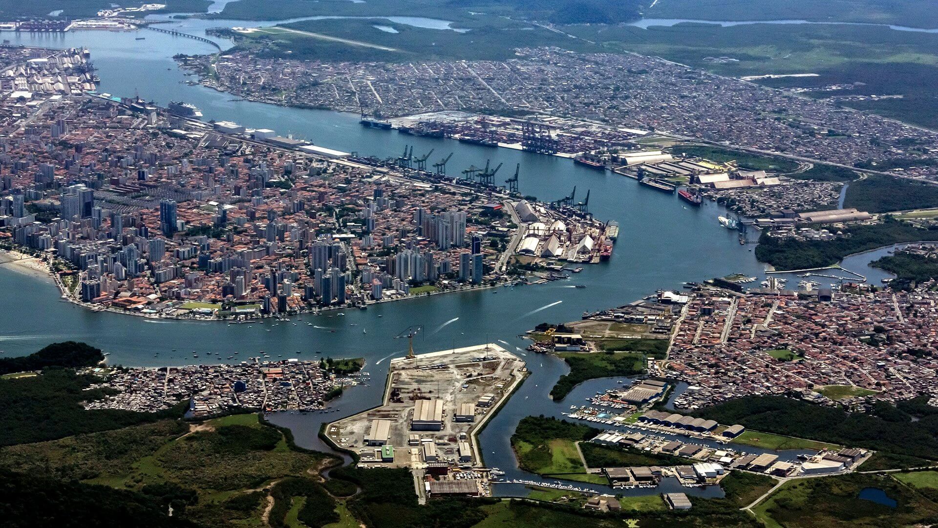 Especialistas apontam que Porto de Santos pode se tornar 'hub' at&eacute; 2030