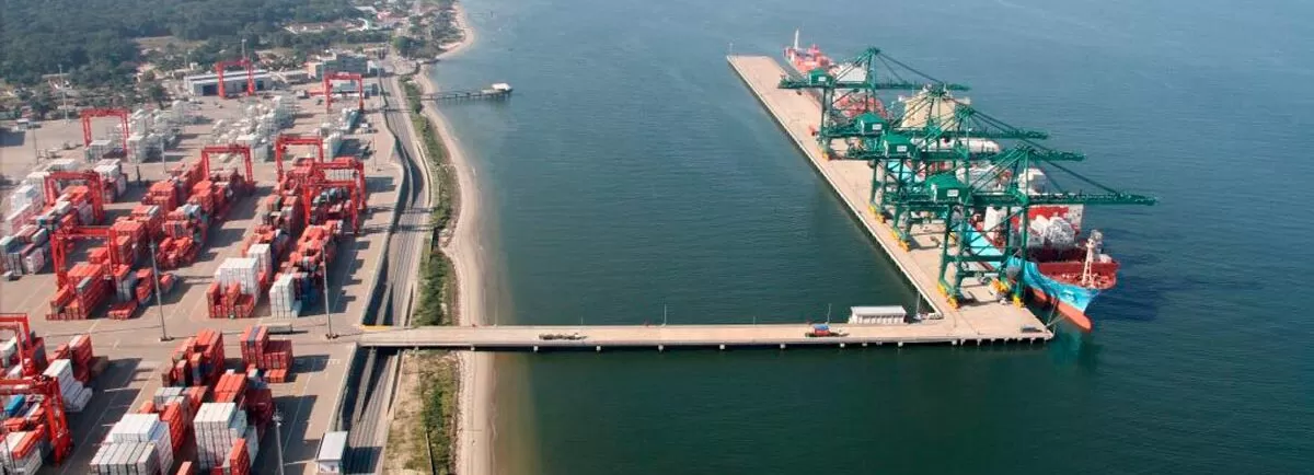imagem mostra o porto de itapoá
