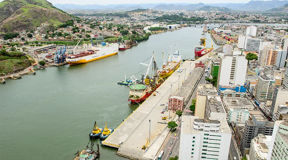 imagem mostra o Porto de Vitória
