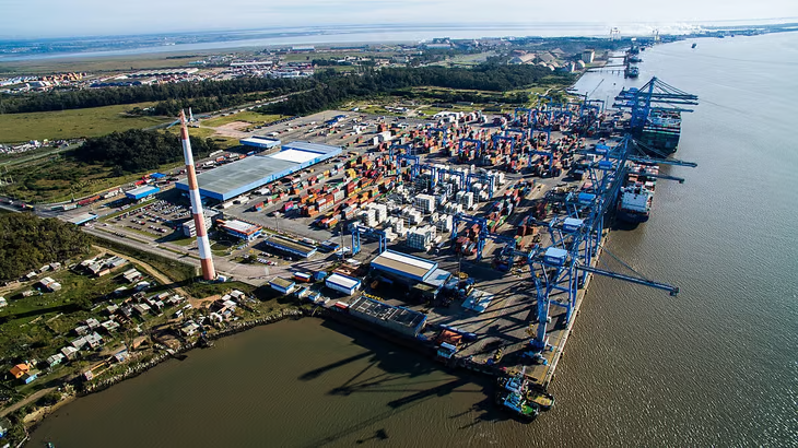 imagem mostra o Porto de Rio Grande
