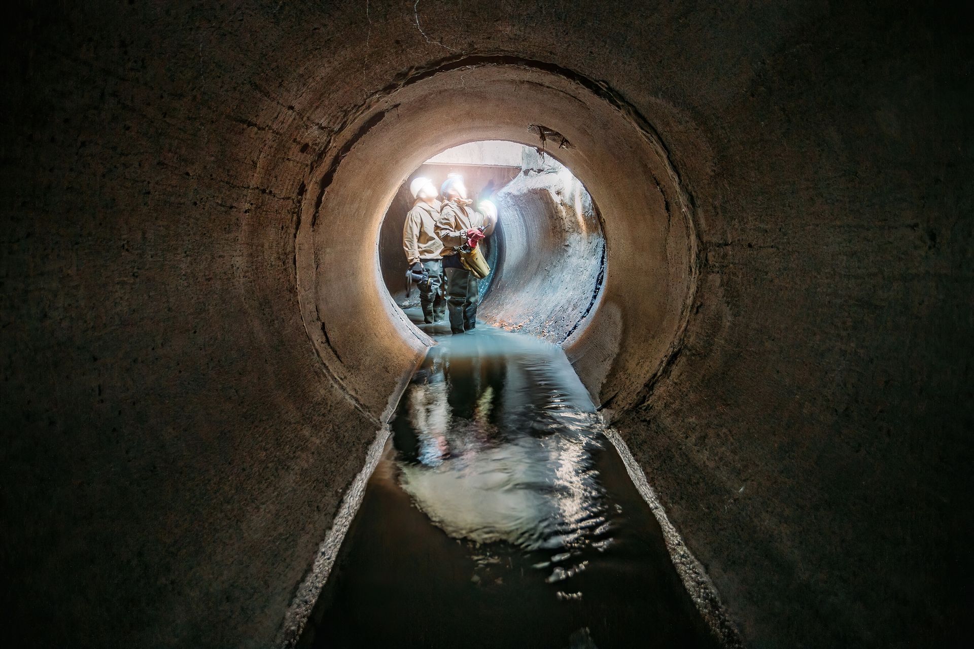 hollow large iron sewer pipes