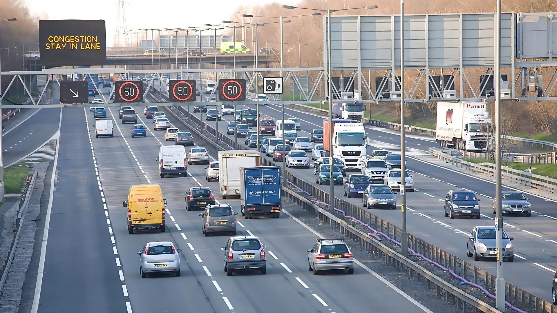 In April 2024, the UK had 396 miles of smart motorways. What are they and how do they work? Find out in our guide.

