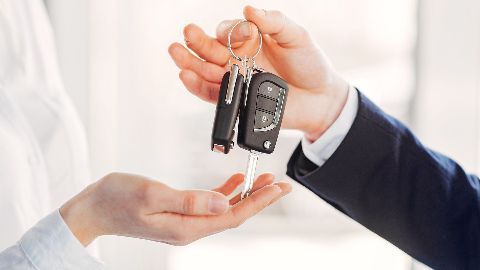 Need to rent a car in an emergency? Find out how to get a decent deal on car rental when you're in a hurry.
