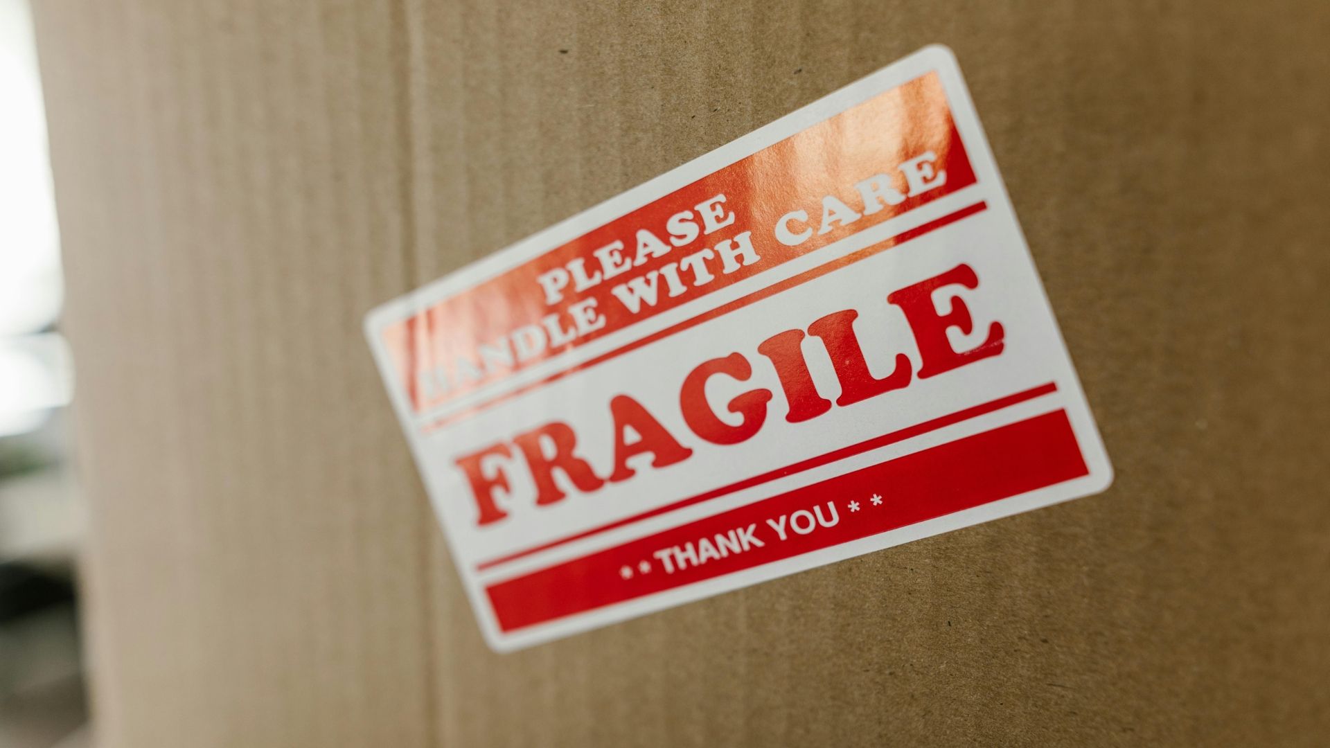 Getting ready to move some delicate items? Learn 7 tips to ensure they reach their destination safely.

