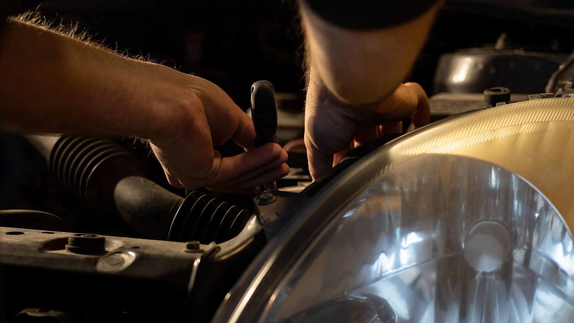 Maintenance of a vehicle When renting a business vehicle long-term, who's responsible for maintenance? Get the facts in our article.
