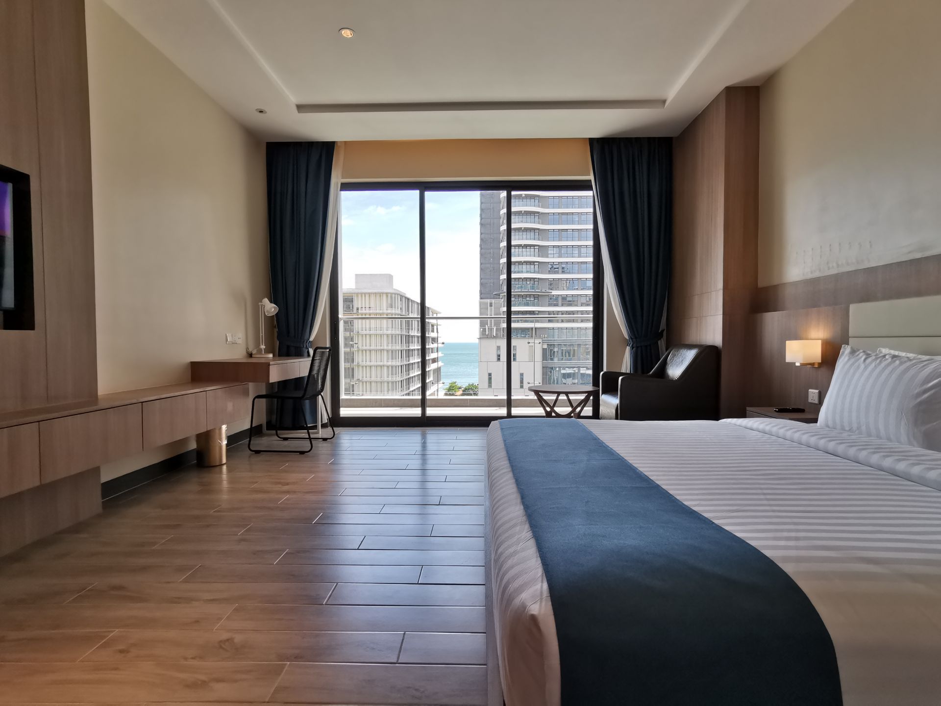 Deluxe King Ocean View