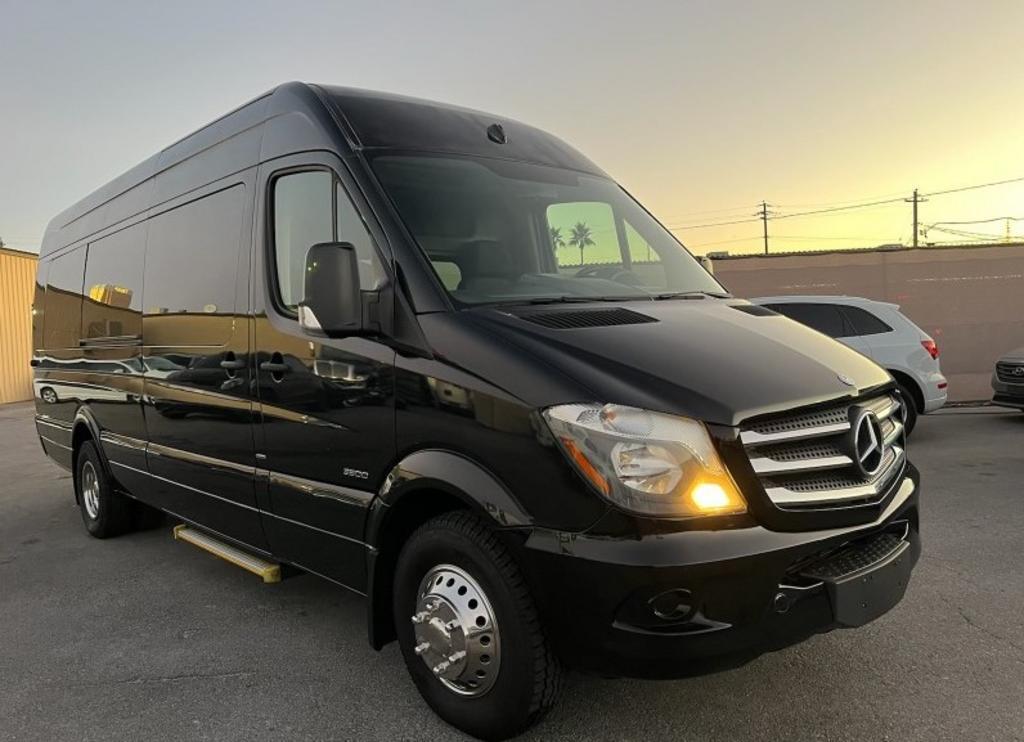 Mercedes Sprinter 3500 Limo