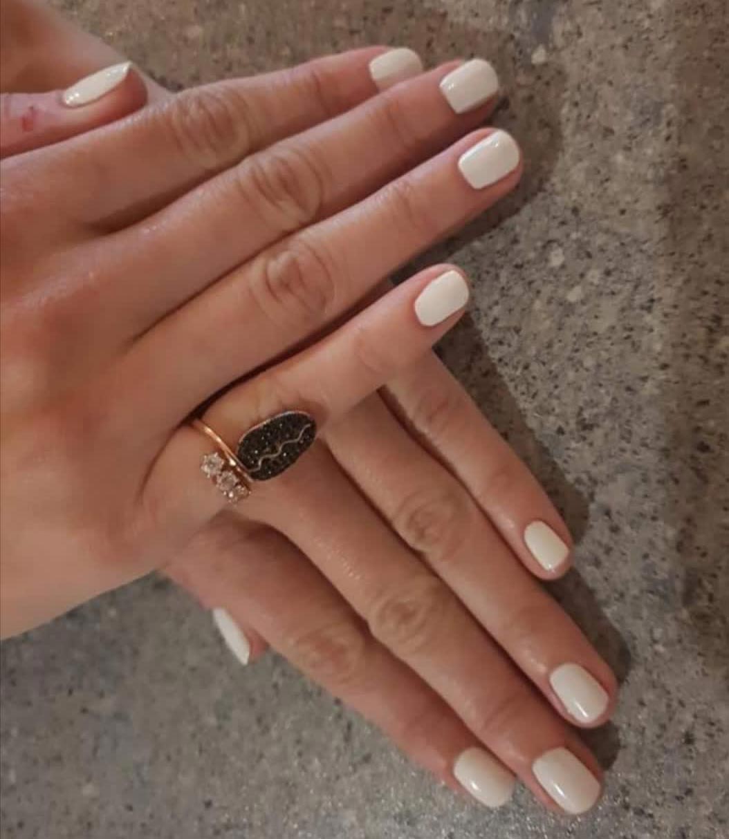 White fingernails
