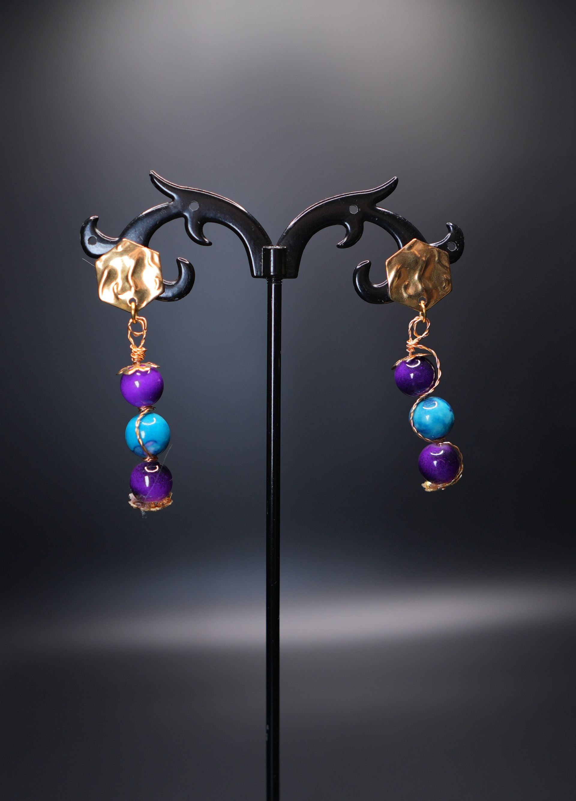 ARETES PIEDRAS MORADO Y AZUL
