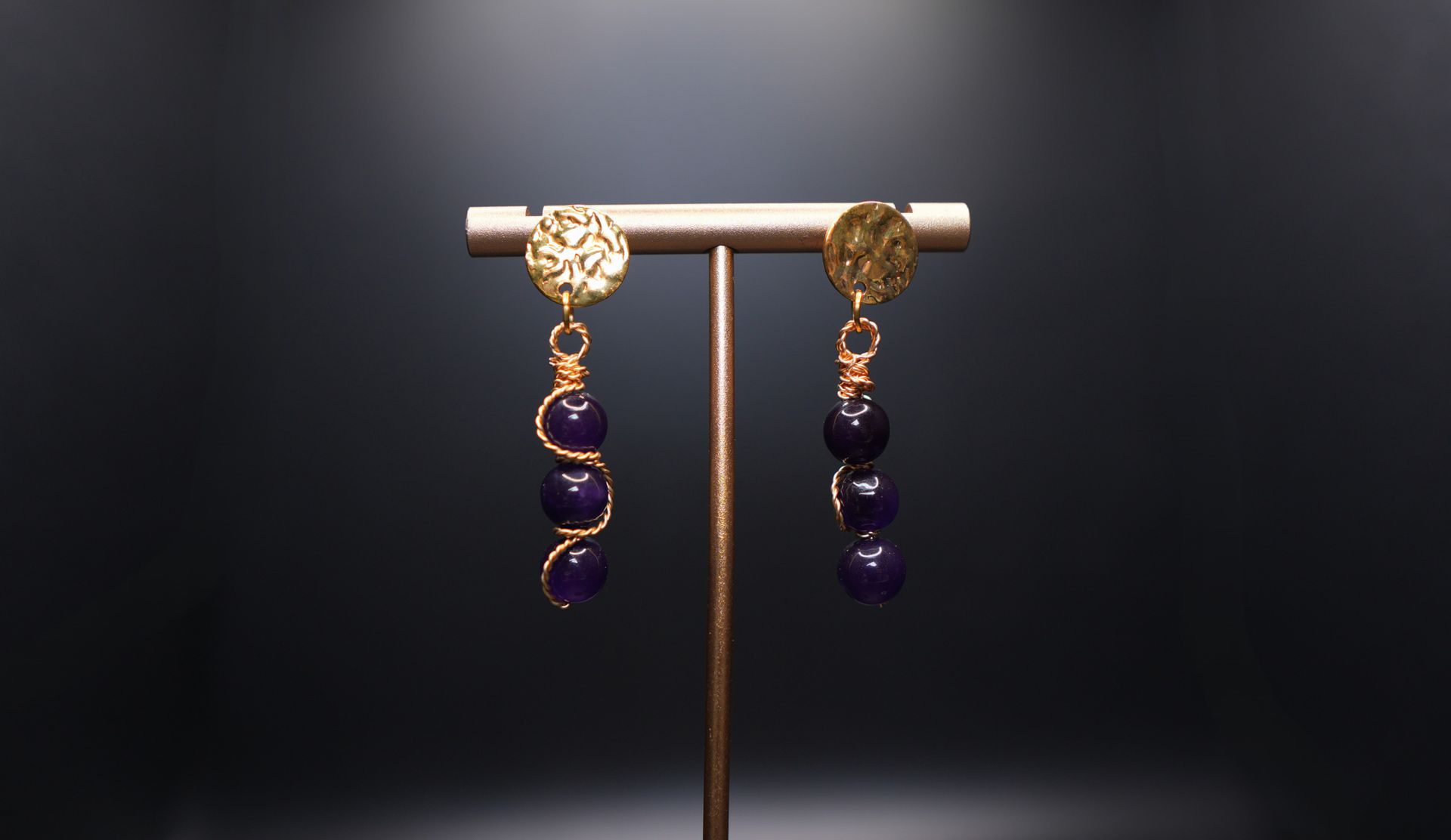 ARETES PIEDRAS MORADAS