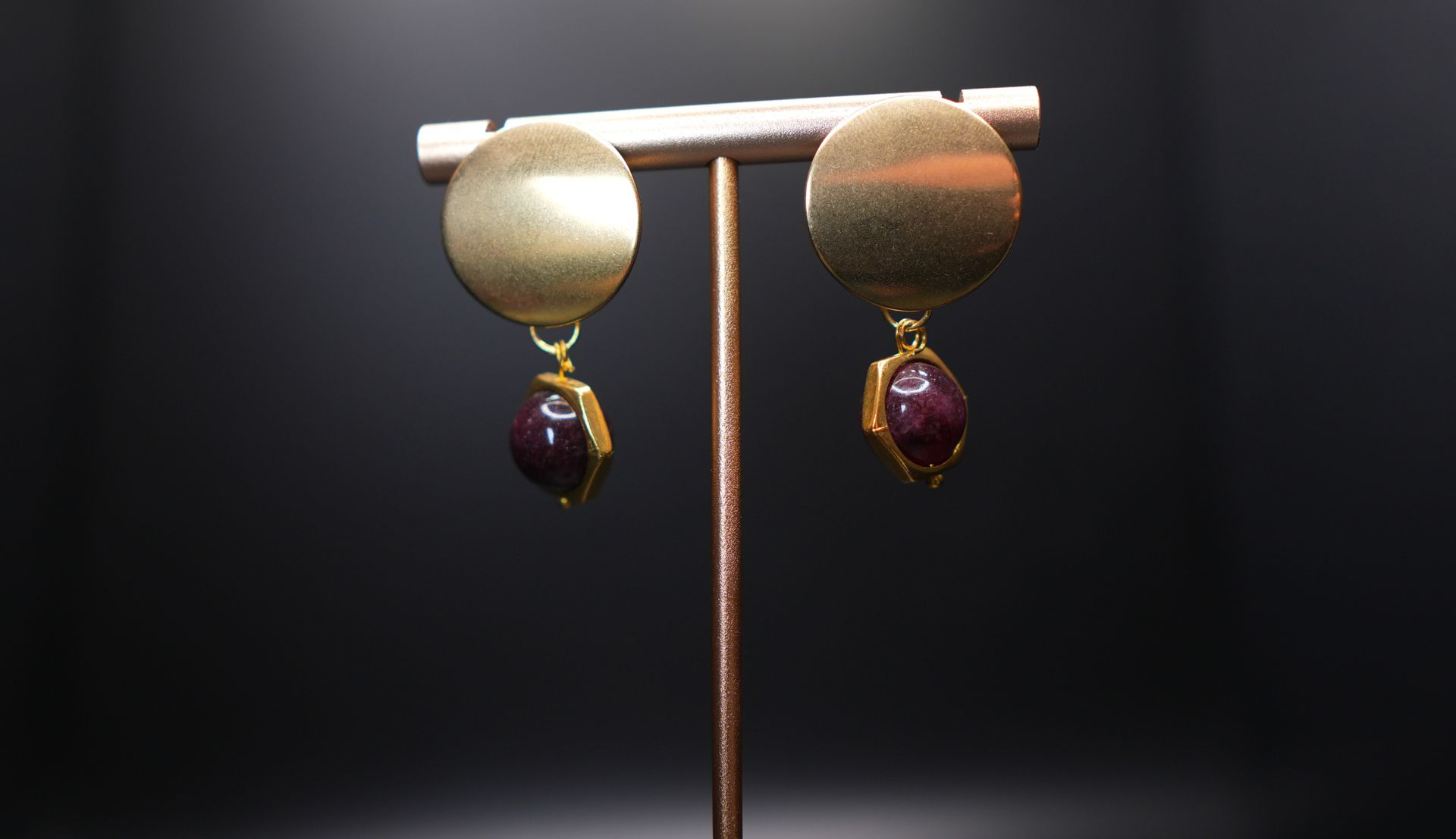 ARETES PIEDRA VINOTINTO