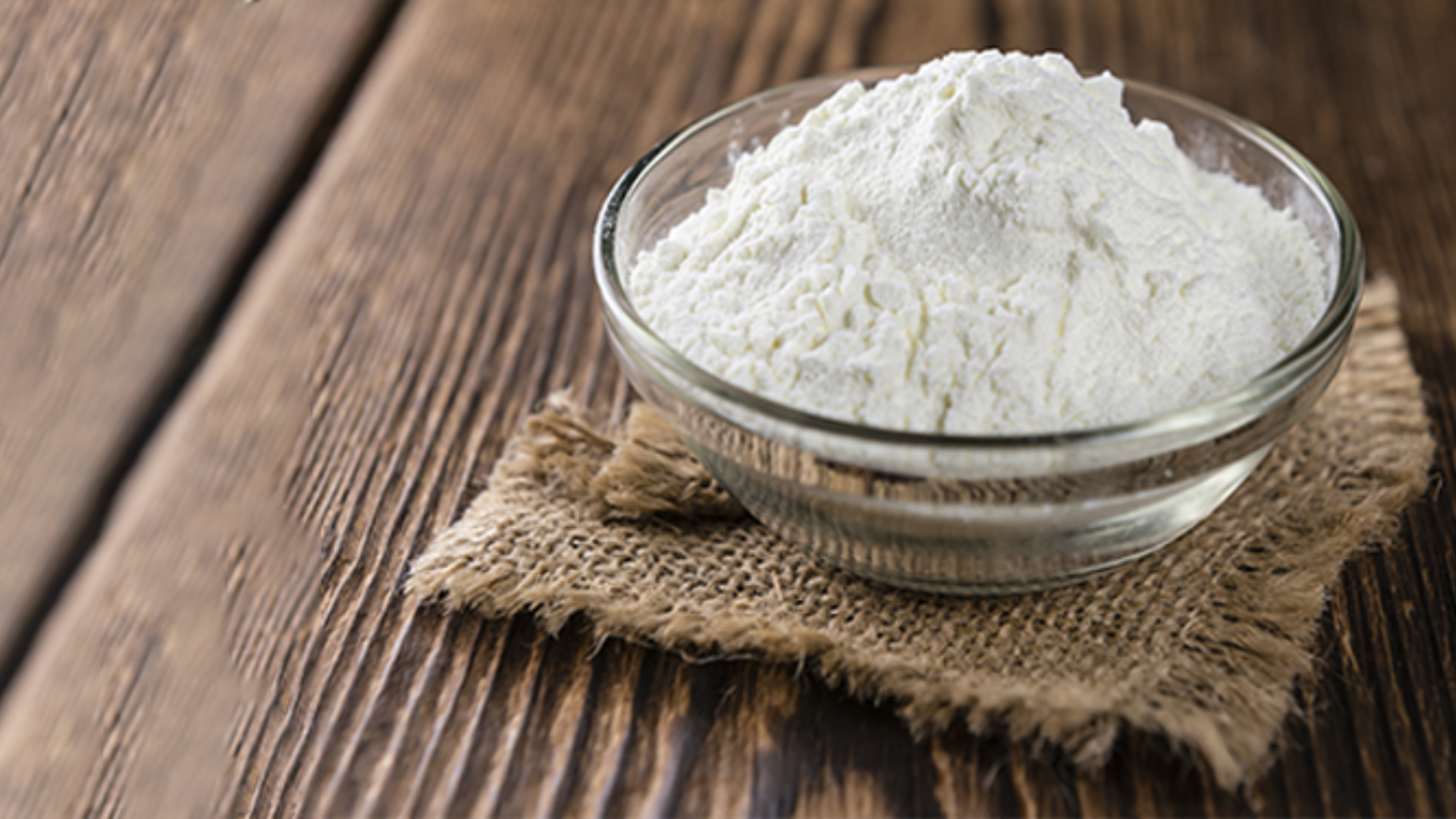 A bowl containing Magnesium Stearate