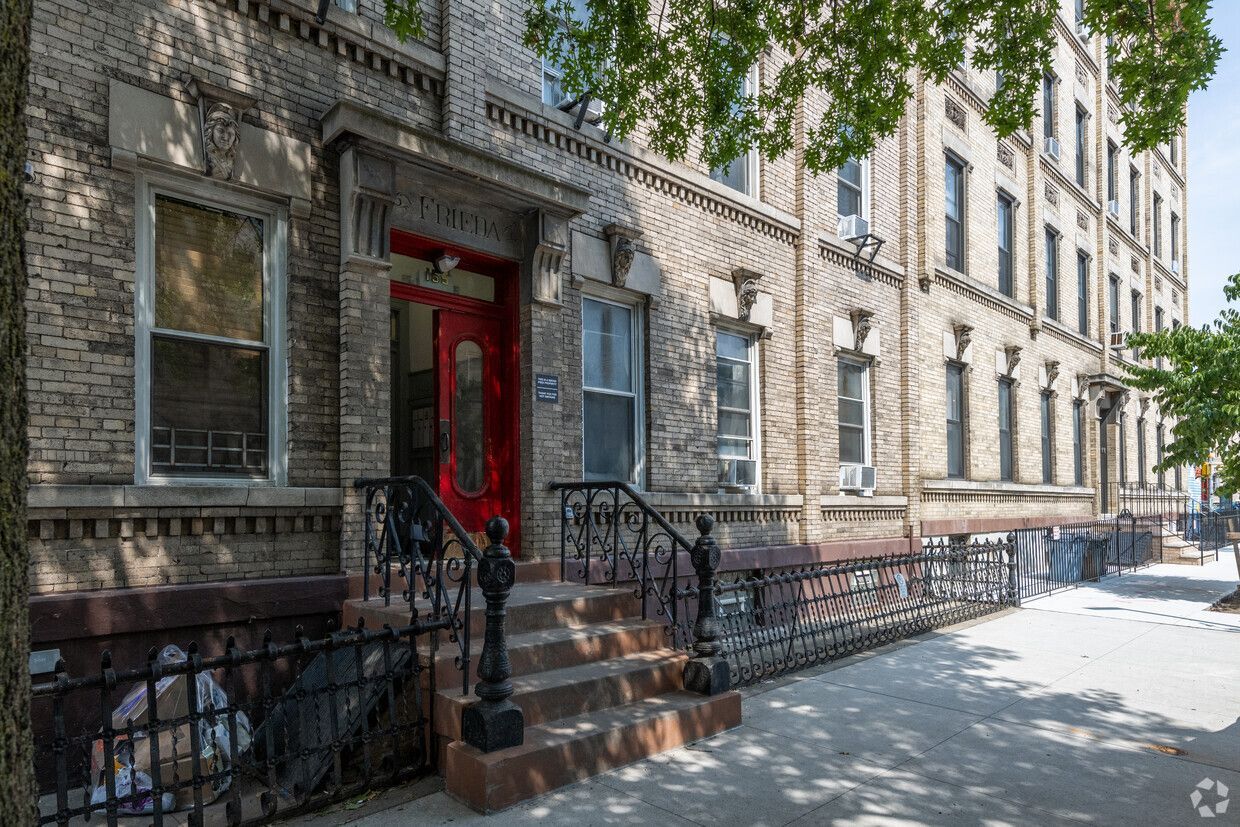 155 Newton St